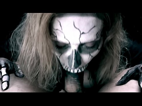 ❤️ Demona knabino suĉanta kokon per sia nigra buŝo kaj glutante kumon. ❤️ Porno ĉe eo.hentai-id-tv.ru ☑